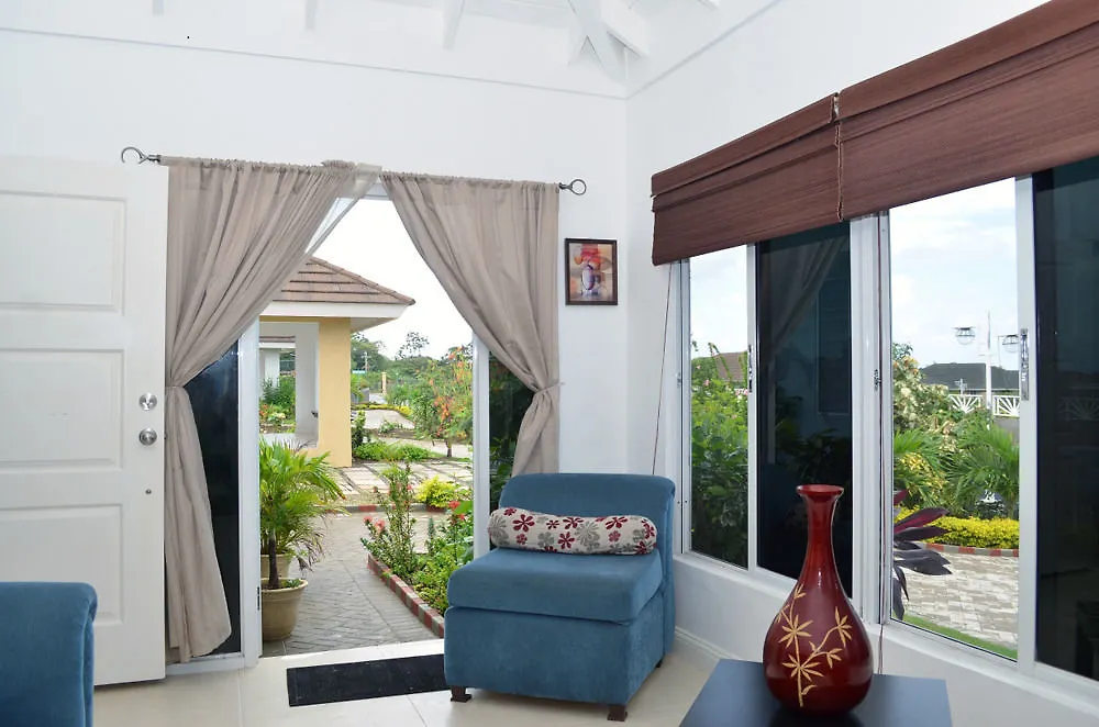 Ocho Rios Villas At Coolshade II Saint Annʼs Bay Jamajka